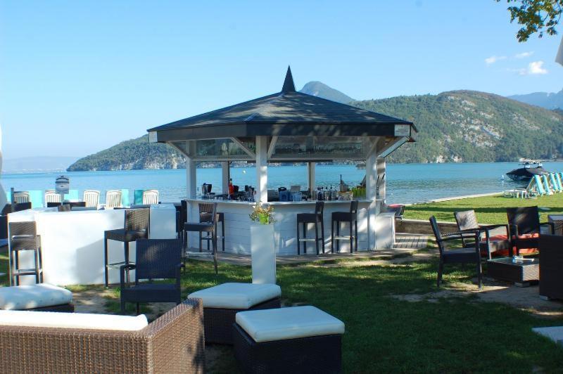 La Baie Des Voiles 3 Chambres 4 A 6 Personnes Au Bord Du Lac Plage Privee Duingt Exterior photo